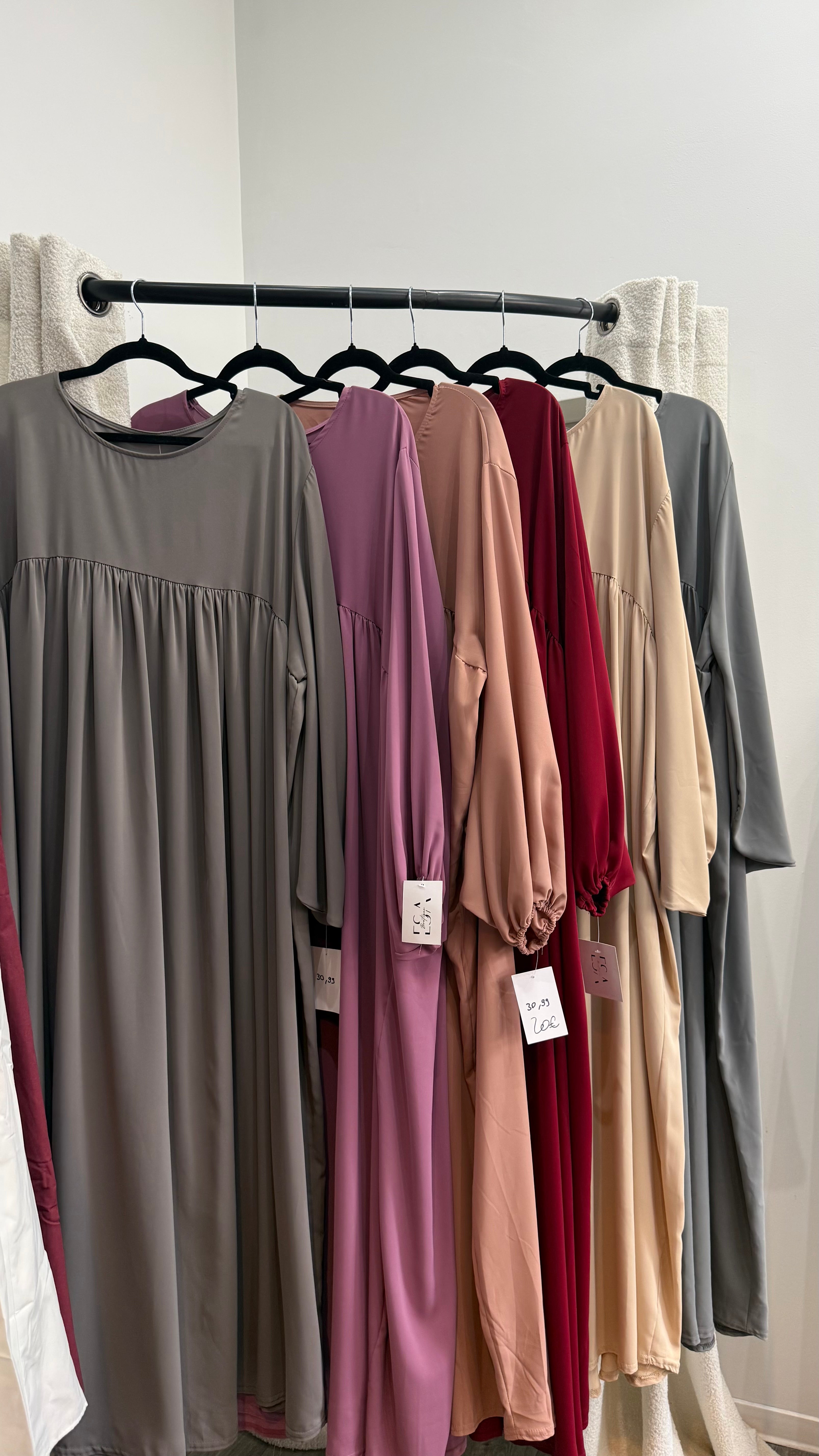 Puffed Sleeve Pleated Abaya