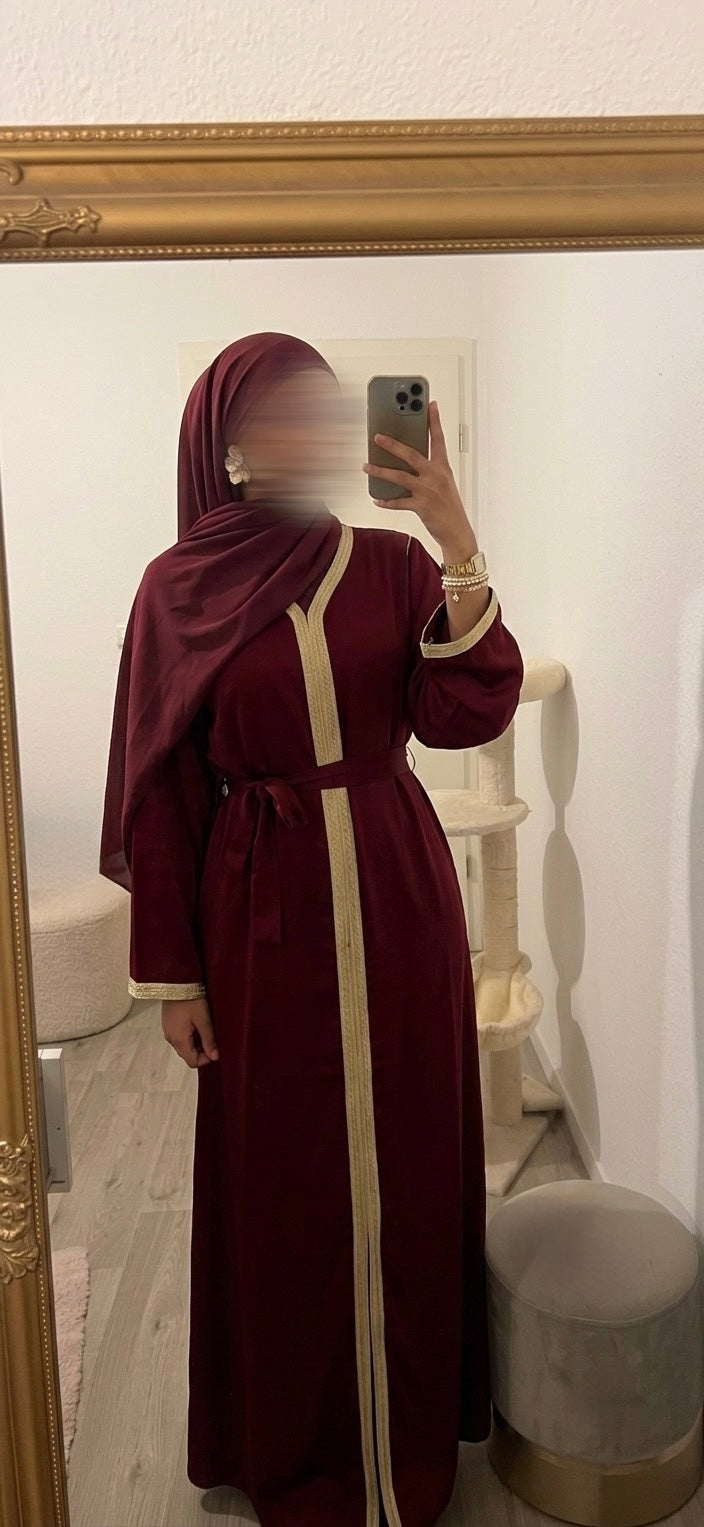 Abaya mit goldenem Besatz