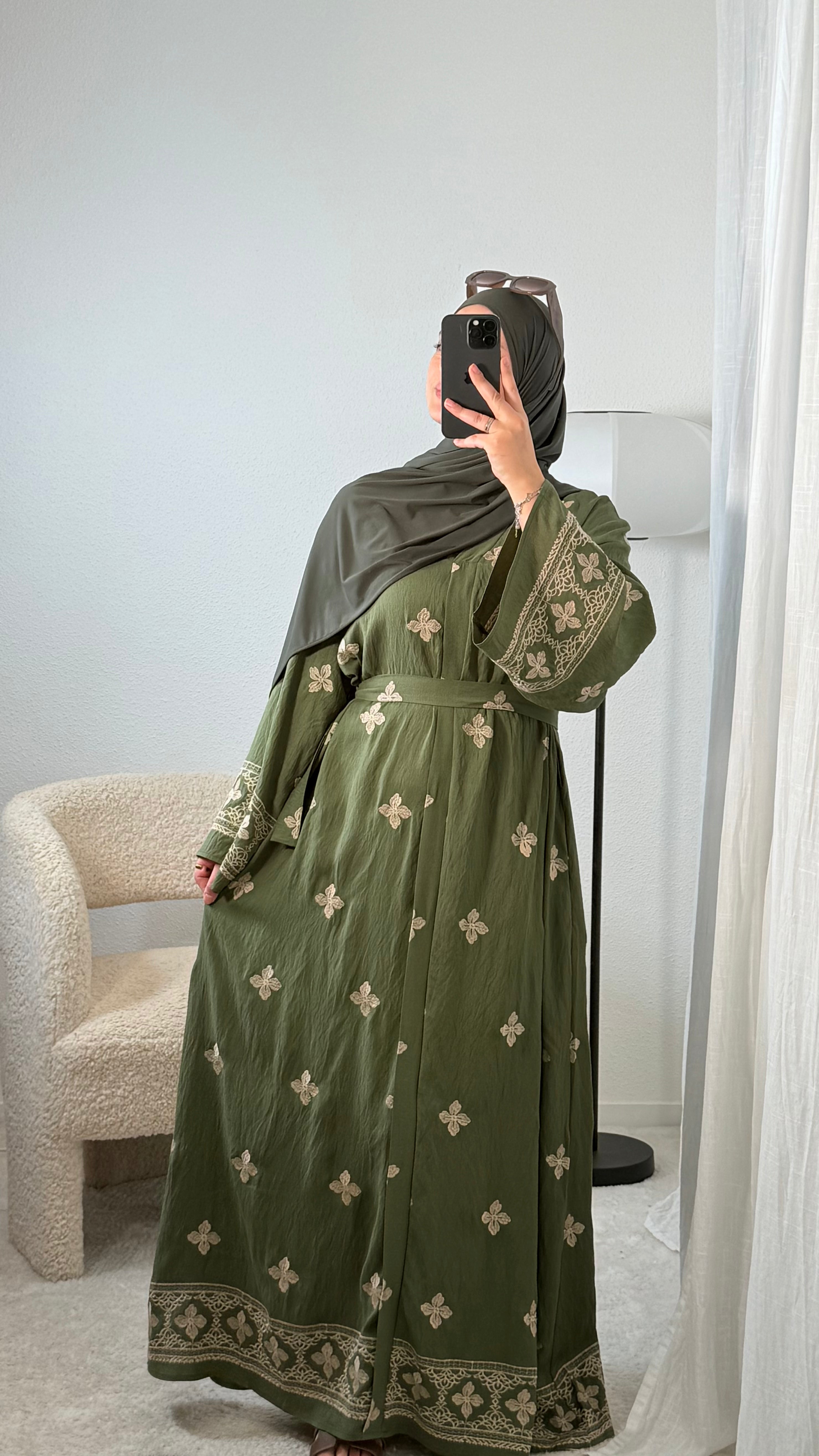 Oriental Embroidered Abaya