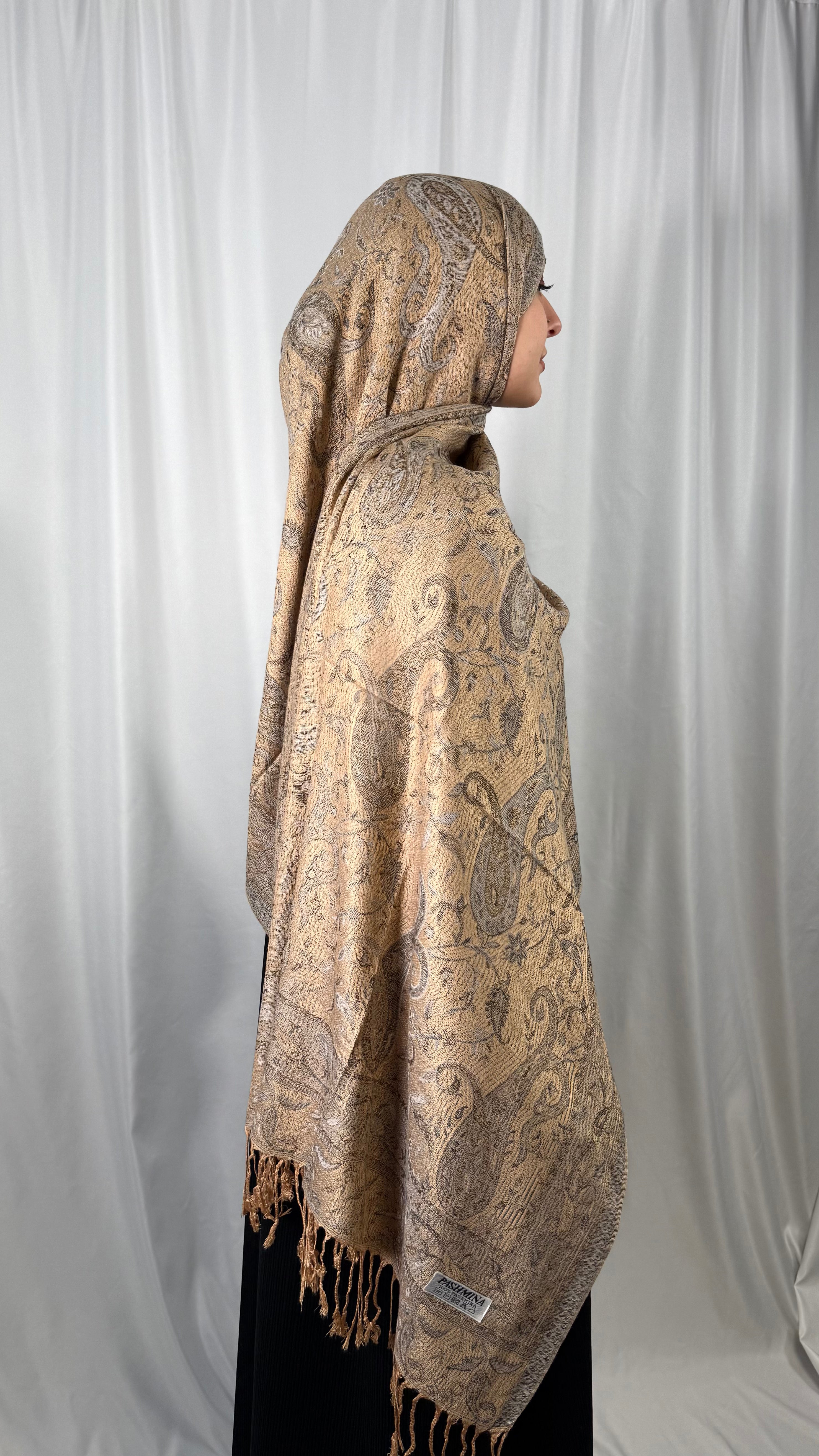 Pashmina with fringe