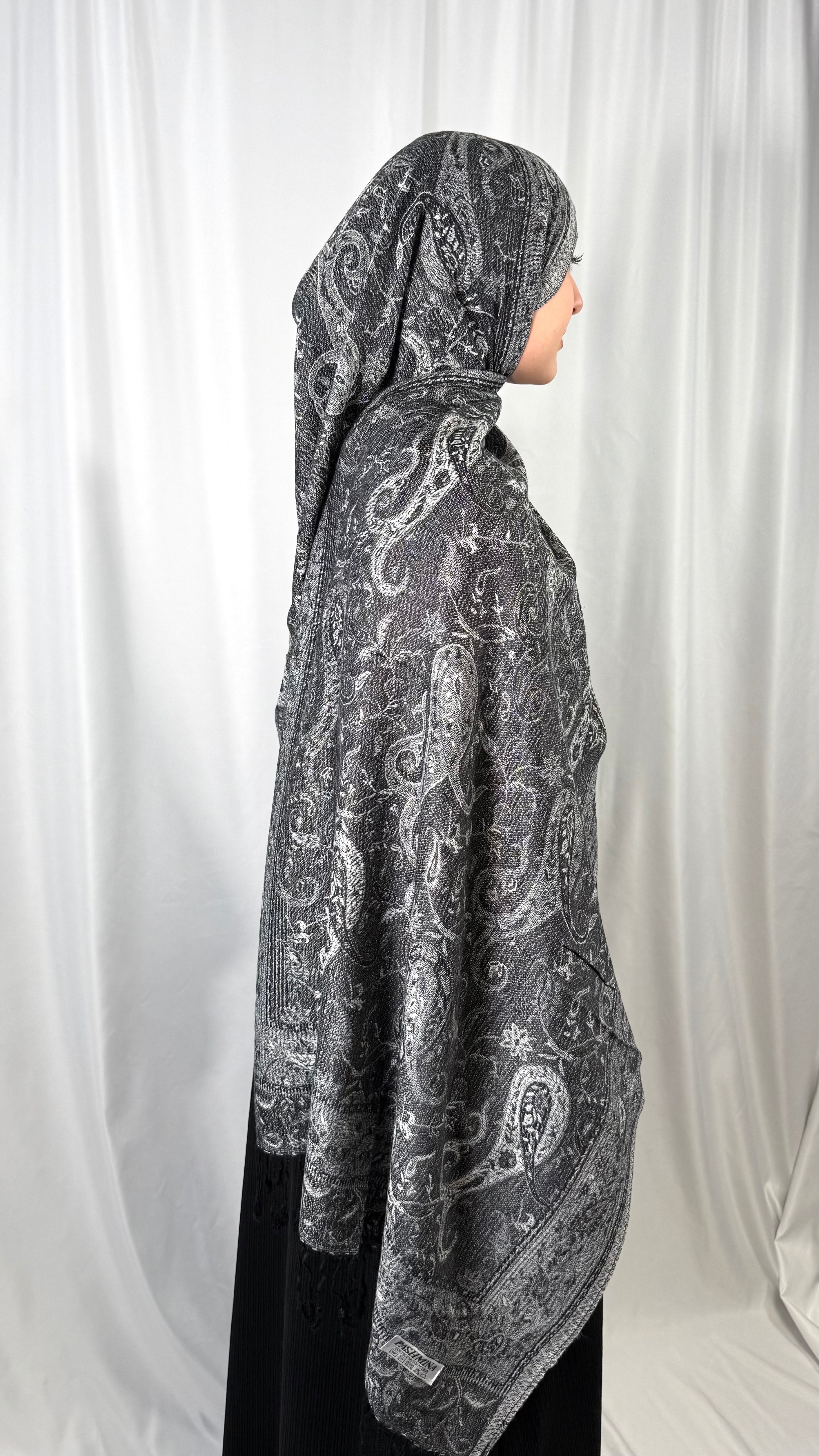 Pashmina with fringe