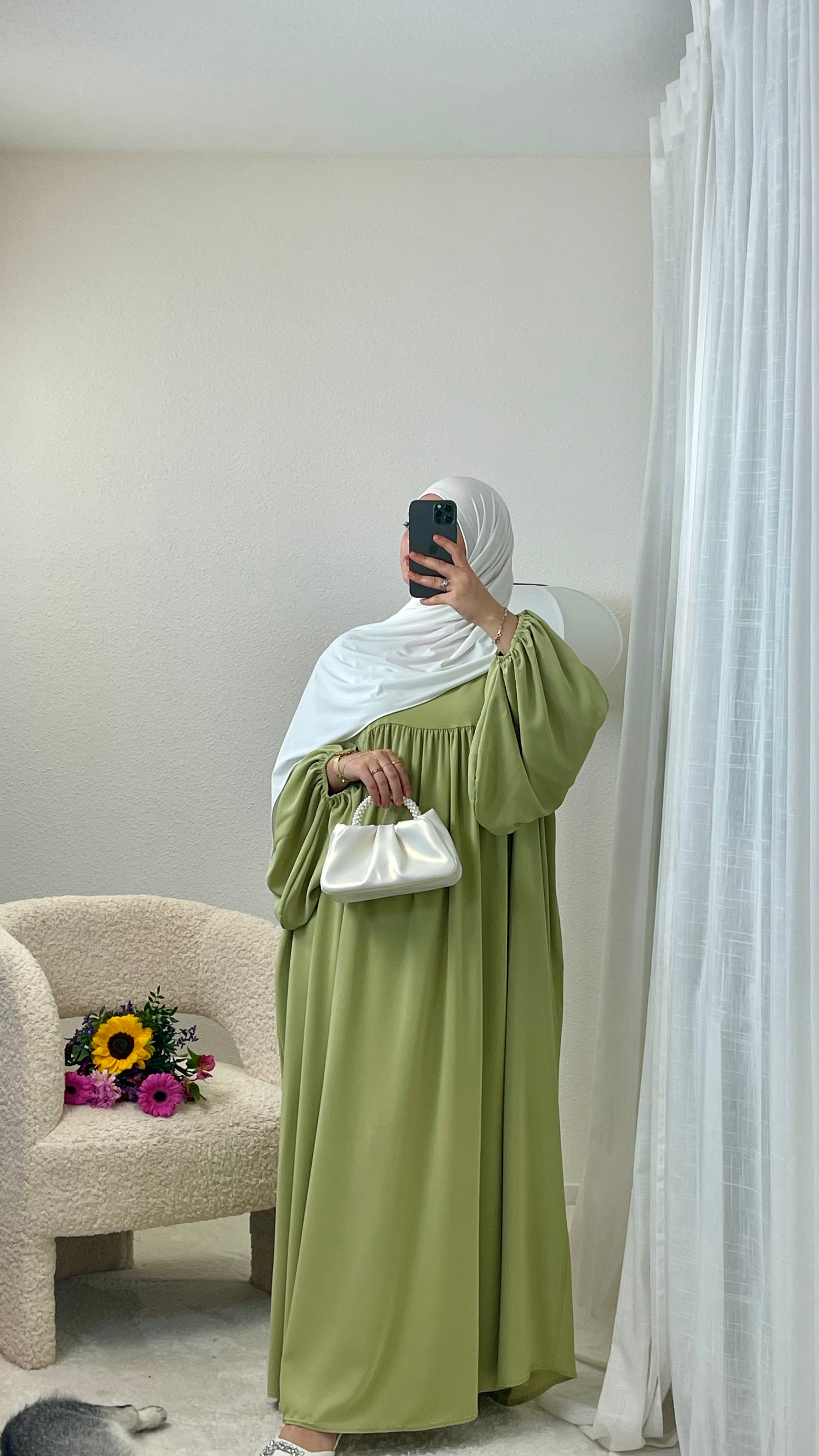 Puffed Sleeve Pleated Abaya